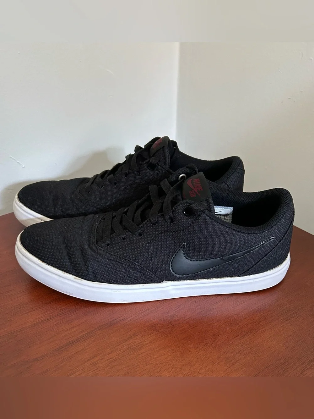 Nike SB Check Solarsoft Black Sneaker.  Men’s Size 9